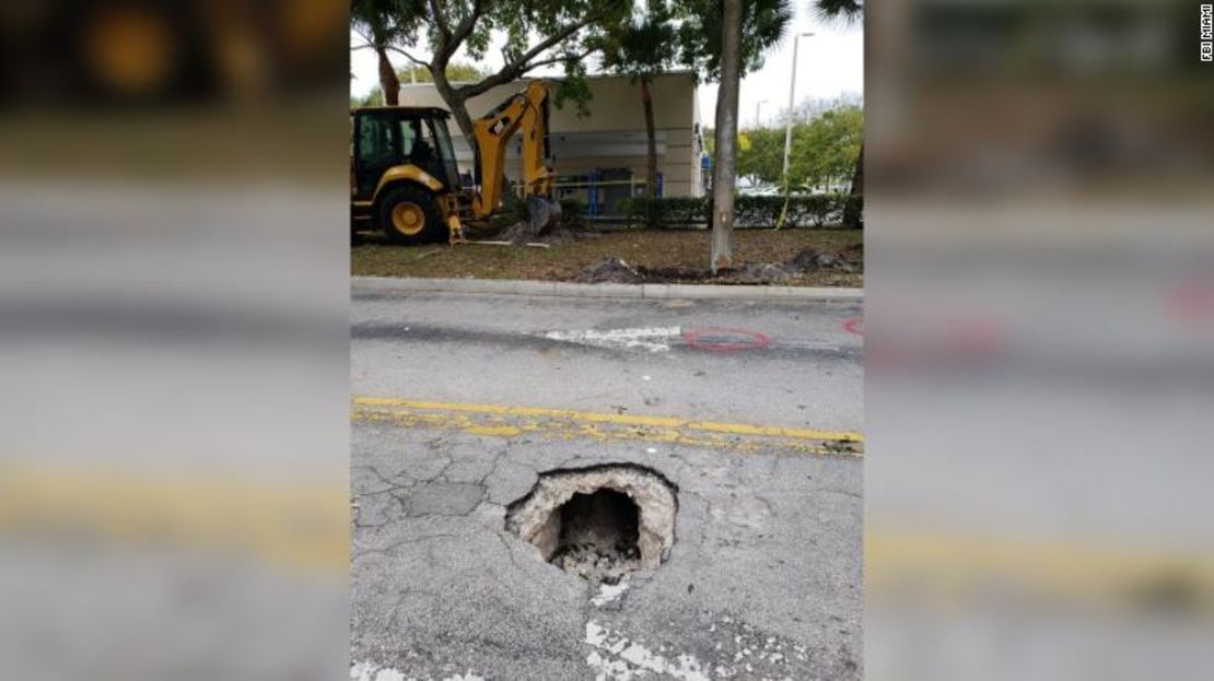 Los trabajadores de obras al principio pensaron que se trataba de un sumidero.