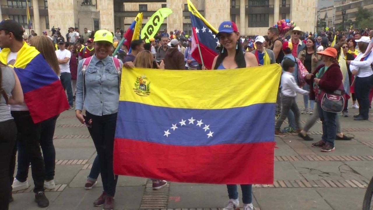 CNNE 612256 - venezolanos marchan a favor de juan guaido en colombia