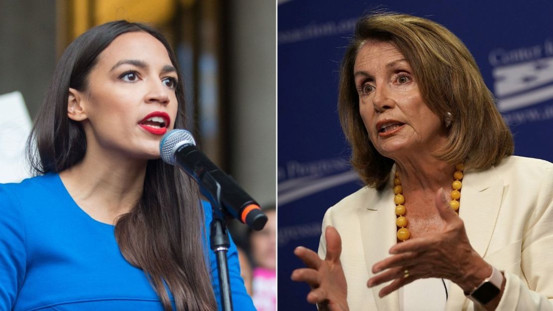 La representante demócrata Alexandria Ocasio-Cortez y la presidenta de la Cámara, Nancy Pelosi.