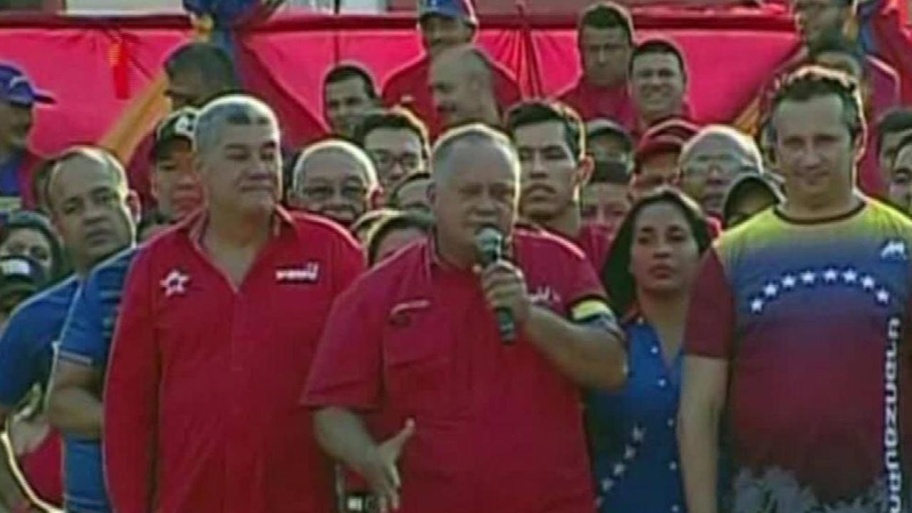 CNNE 614025 - cabello dice que no aterrizo un avion desde puerto rico