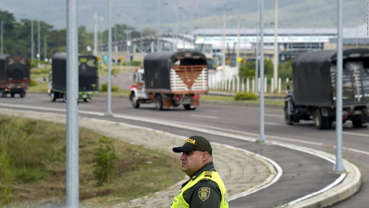 CNNE 614047 - colombia recibe 9 camiones de ayuda humanitaria