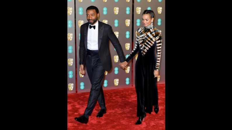 El actor y ahora director Chiwetel Ejiofor, en un traje clásico.