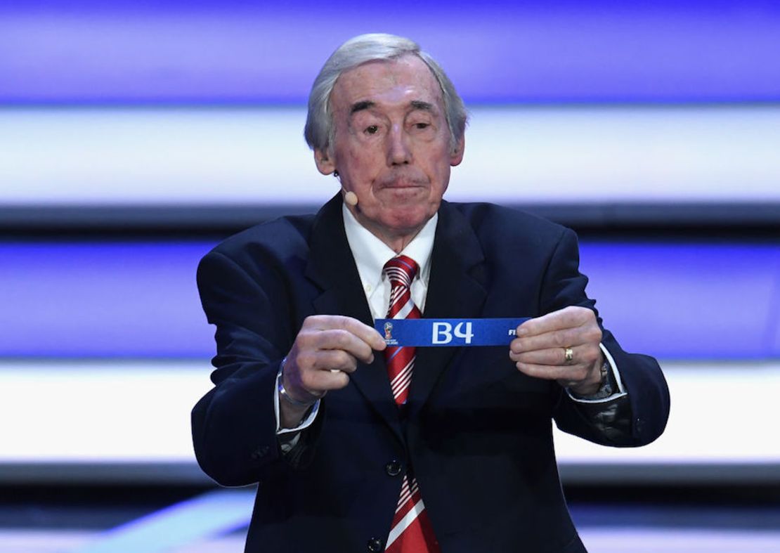 Gordon Banks, durante el sorteo para el Mundial de Rusia 2018.