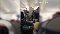 CNNE 615948 - turbulencia en un vuelo de la aerolinea delta