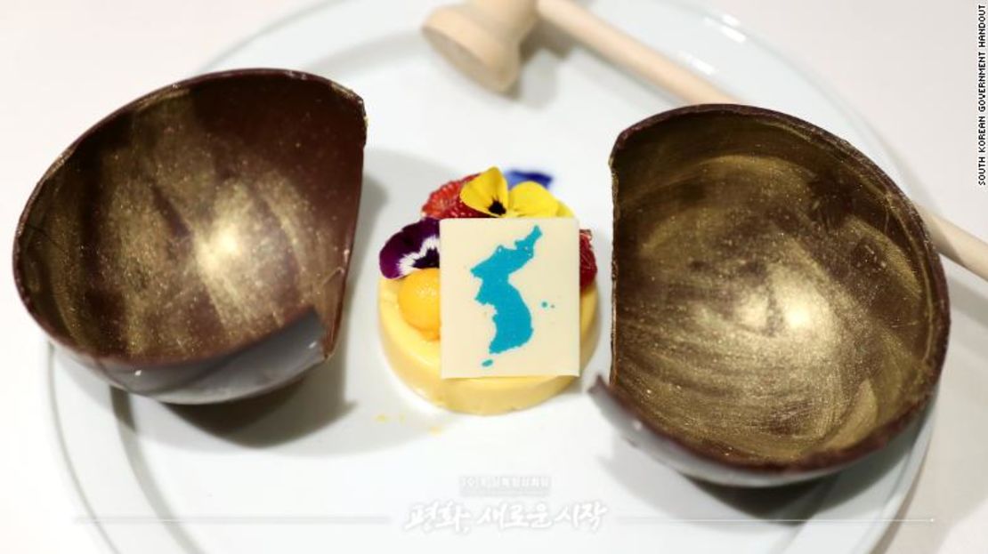 El postre servido en una cumbre intercoreana 2018. Japón objetó formalmente la inclusión de las islas en disputa en el mapa.