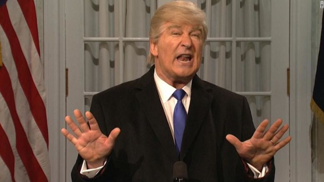 El actor Alec Baldwin volvió a repetir su personificación de Donald Trump en "Saturday Night Live".