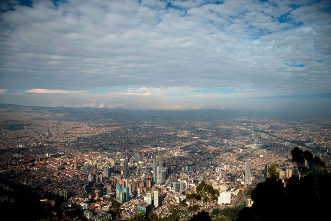 Vista de Bogotá el 16 de febrero de 2019, después de que se declarara alerta amarilla por polución del aire.