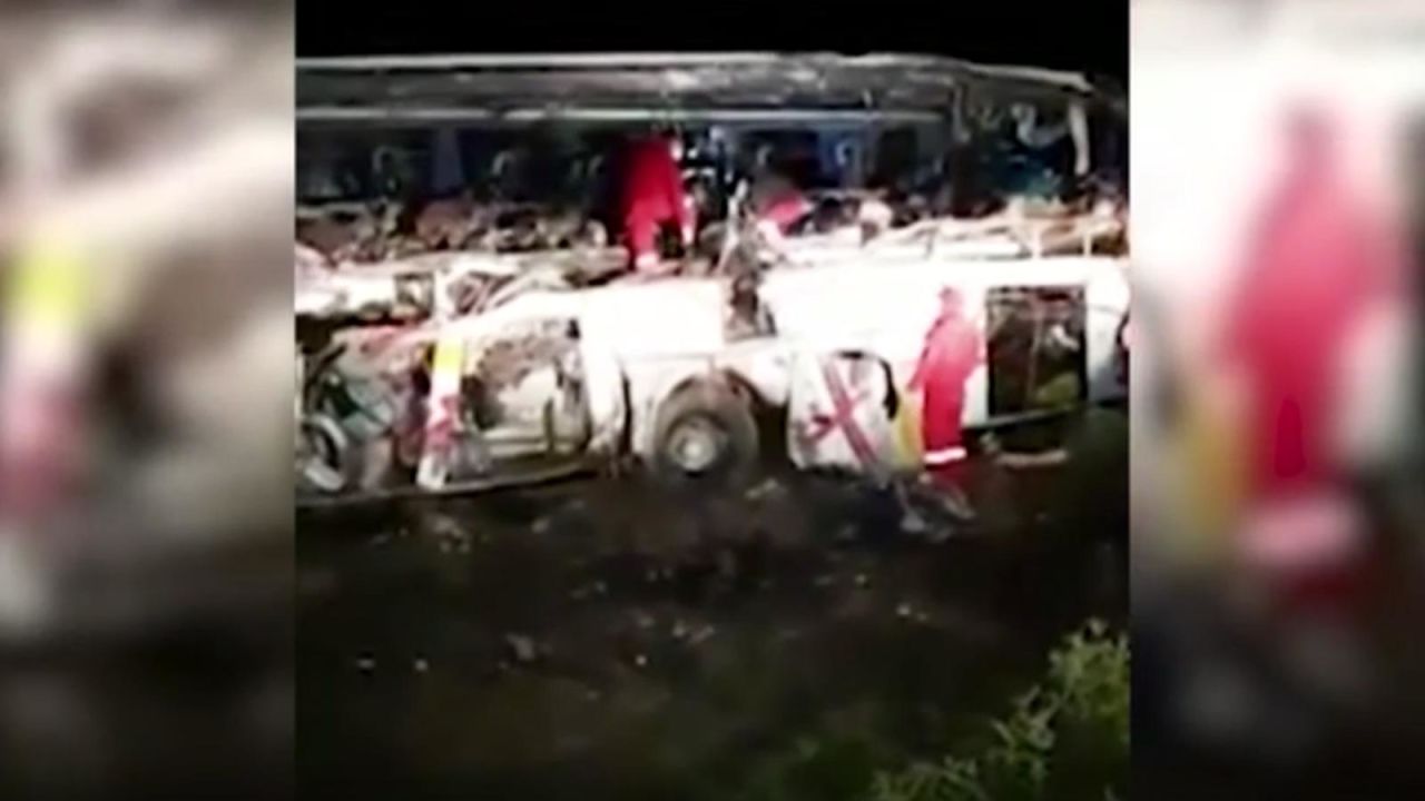 CNNE 617195 - accidente de transito en bolivia deja 24 muertos