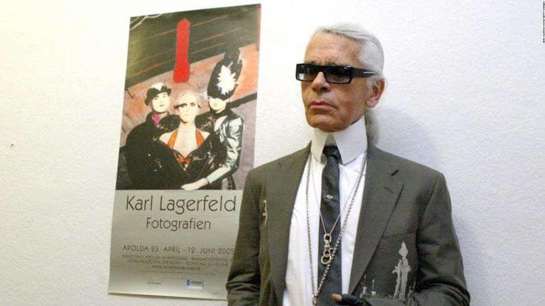 Lagerfeld en la inauguración de su exposición "Karl Lagerfeld - Photografies" en Apolda, Alemania. Crédito: JENS-ULRICH KOCH/Getty Images