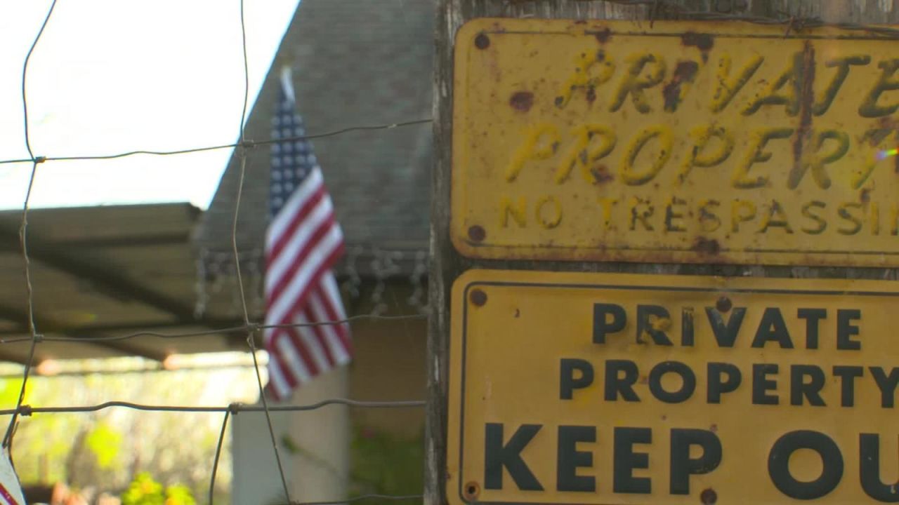 CNNE 617794 - demanda colectiva a trump por construccion del muro en terreno privado