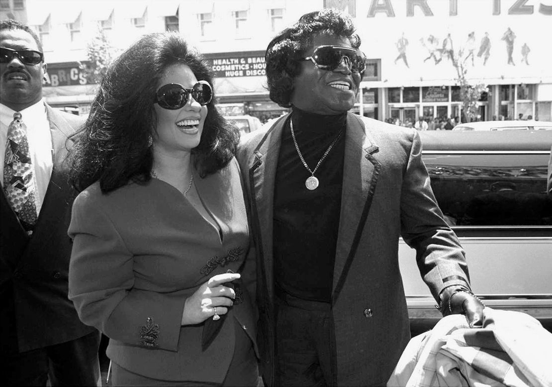 Adrienne y James Brown en 1994.