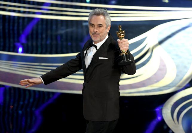 Alfonso Cuarón recibe el premio a mejor cinematografía por "Roma" (Kevin Winter/Getty Images).