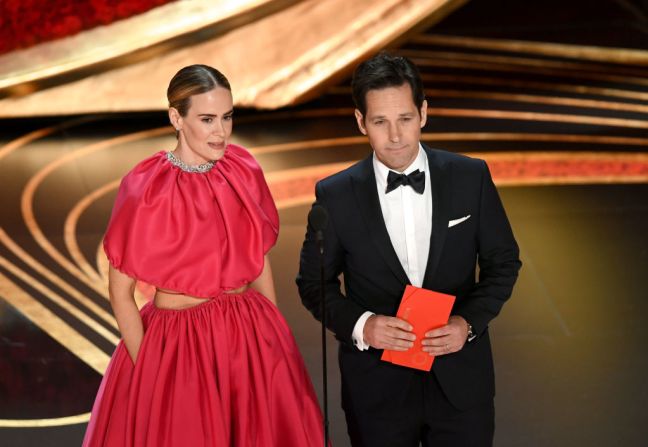 Sarah Paulson y Paul Rudd speak (Kevin Winter/Getty Images).