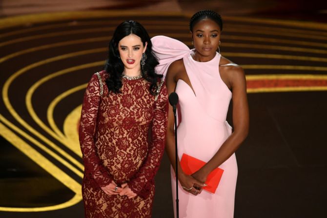 Krysten Ritter y KiKi Layne (Kevin Winter/Getty Images).