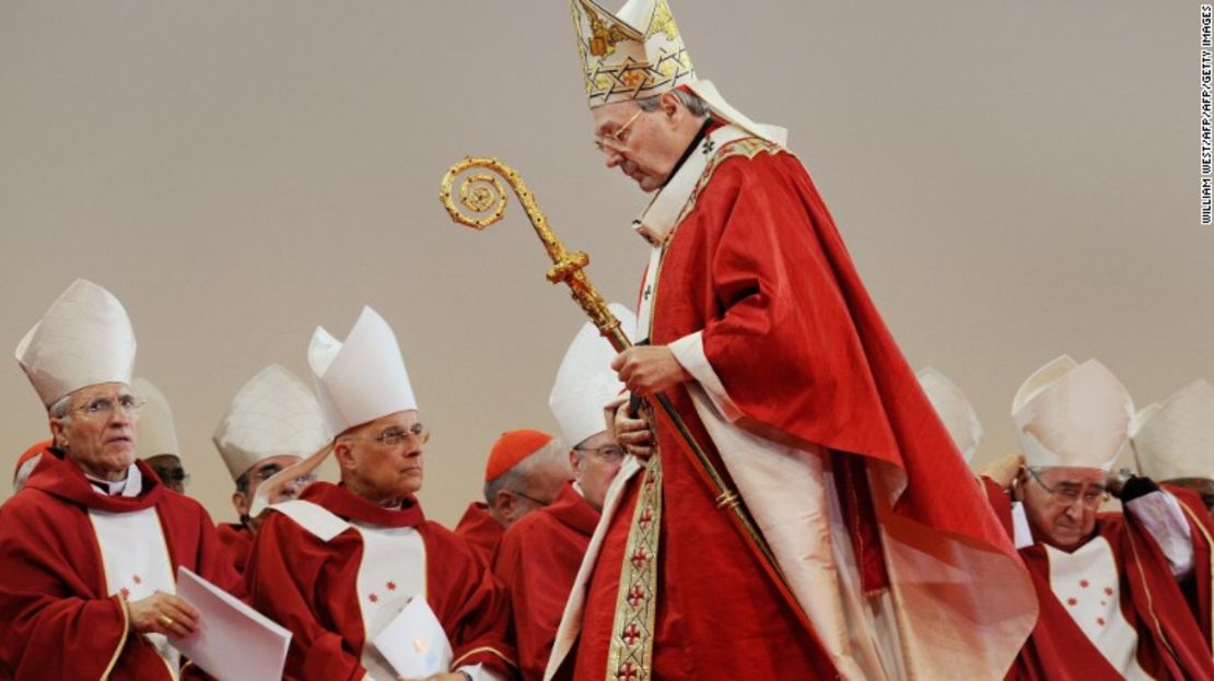 El cardenal George Pell oficia la misa inicial por el Día Mundial de la Juventud en Sydney, el 15 de julio de 2008.