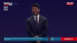 CNNE 620135 - presidente de huawei defiende la seguridad de sus aparatos