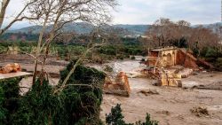 CNNE 620180 - derrumbe de puente de mas de 100 anos en grecia