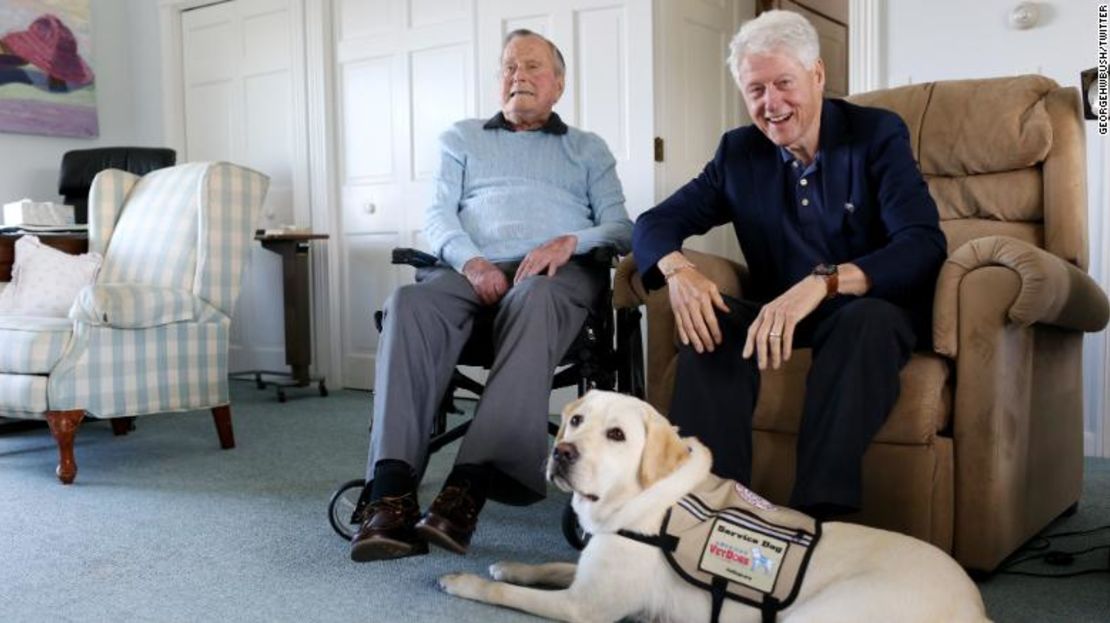 Sully, con los expresidentes George Bush y Bill Clinton.