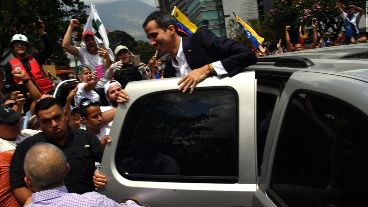 CNNE 622065 - asi reciben cientos de venezolanos a guaido