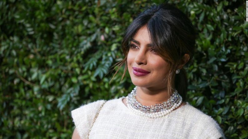 Priyanka Chopra, actriz y cantante india — "El feminismo es simplemente decir 'dame oportunidades sin juzgarme por las decisiones que tomo, la misma libertad que los hombres han disfrutado durante tantos siglos'".