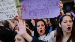 CNNE 623659 - con marchas en varios paises conmemoran el dia internacional de la mujer