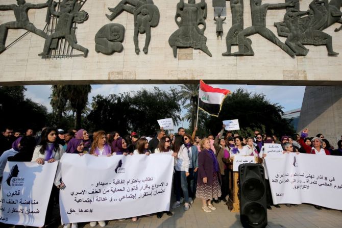 Mujeres iraquíes celebran el Día Internacional de la Mujer en la Plaza Tahrir en el centro de Bagdad.