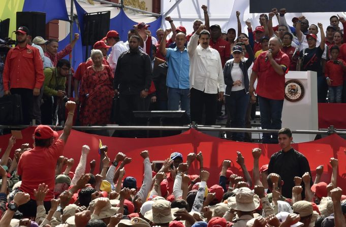 El jefe de la Asamblea Constituyente de Venezuela, Diosdado Cabello, junto al presidente venezolano Nicolas Maduro.