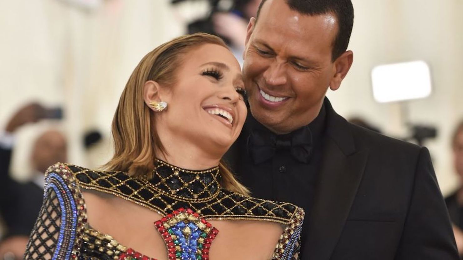Jennifer Lopez y Alex Rodríguez en la Met Gala el 7 de mayo de 2018.