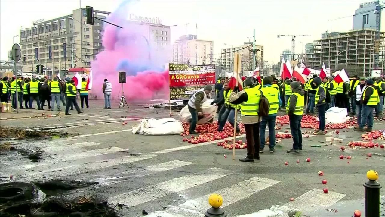 CNNE 625686 - protesta de granjeros en polonia