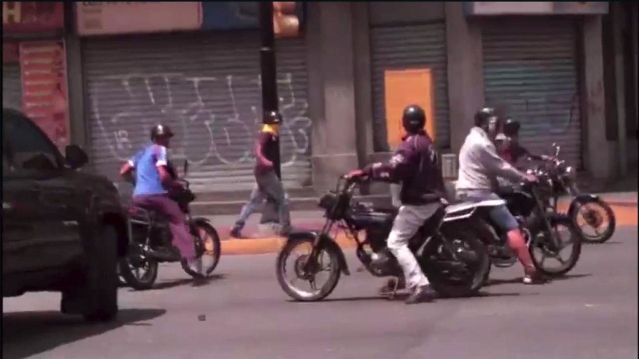 CNNE 626845 - miguel angel rodriguez- "la constitucion venezolana no menciona a colectivos asesinos de maduro"