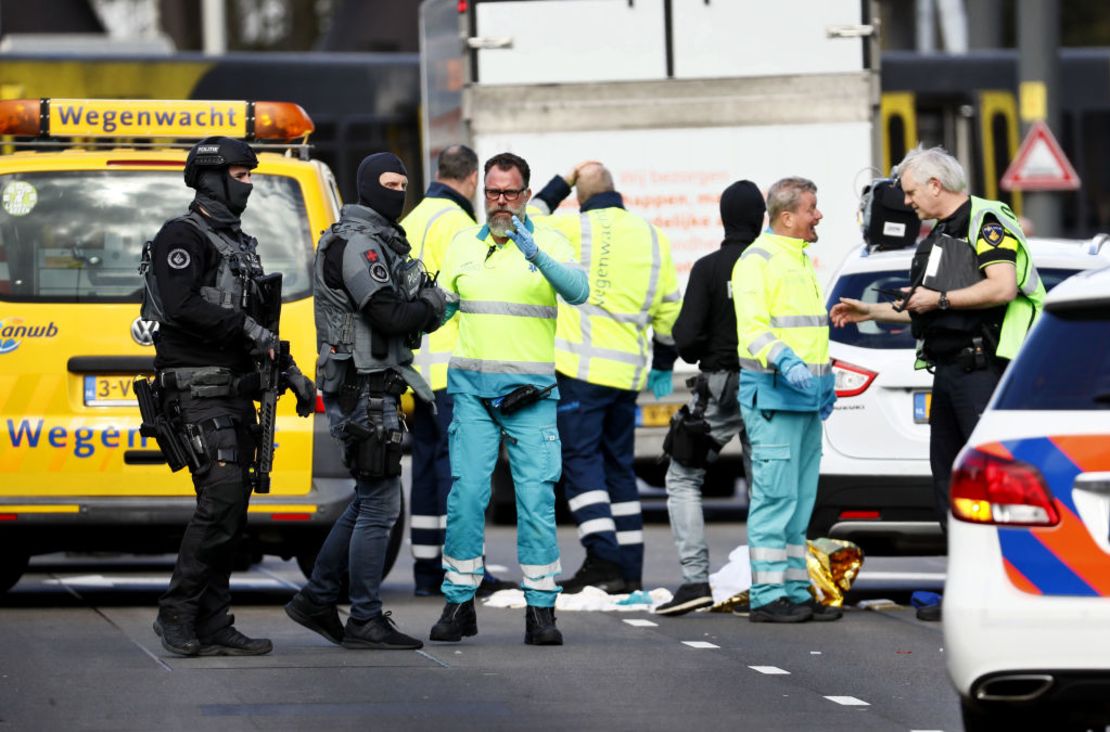 Tras el tiroteo el nivel de alerta en la Provincia de Utrecht fue elevado a 5, el más alto en Holanda, lo que significa que la situación es crítica, informó la Coordinación Nacional de Contraterrorismo de Holanda.