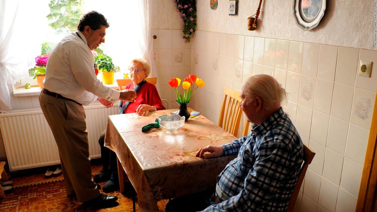 CNNE 627704 - "en argentina hay 6 de cada 10 personas que dicen que la vejez empieza cuando se comienza a deteriorar la salud"- (foto de telam)-