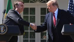 CNNE 627993 - trump y bolsonaro estrechan lazos en washington