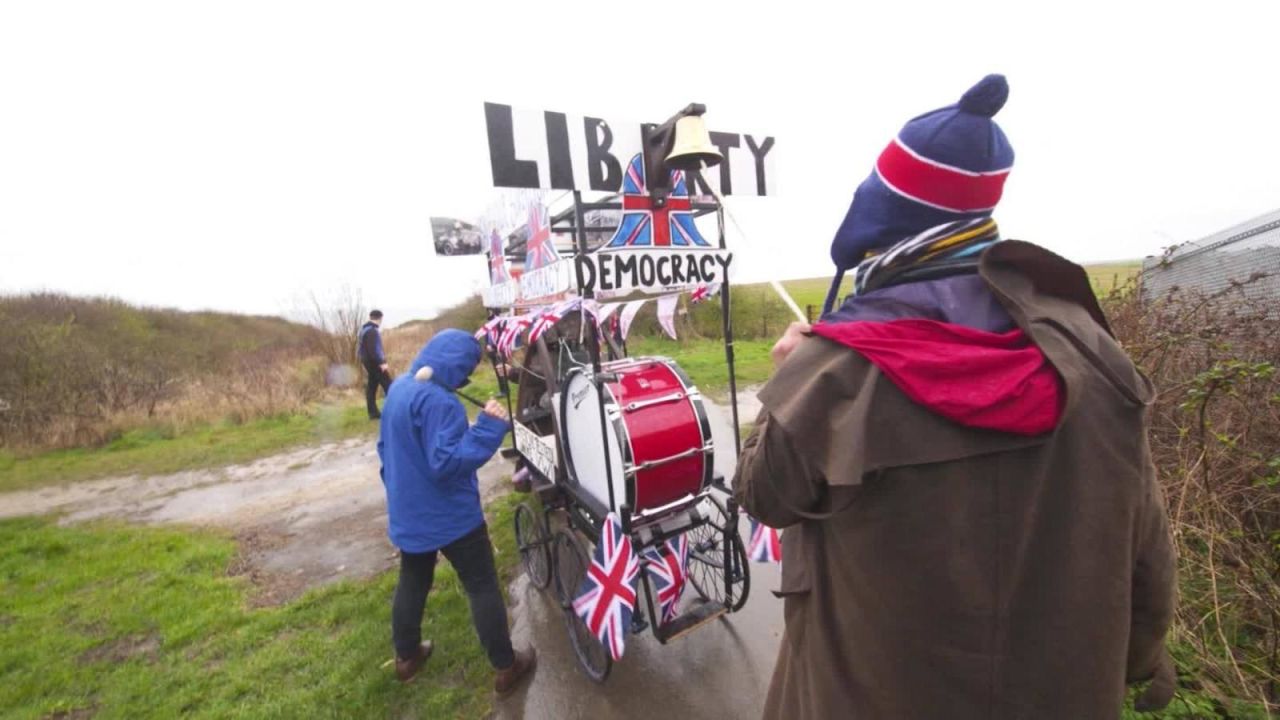 CNNE 628061 - marcha de britanicos a favor de una salida inmediata de la union europea