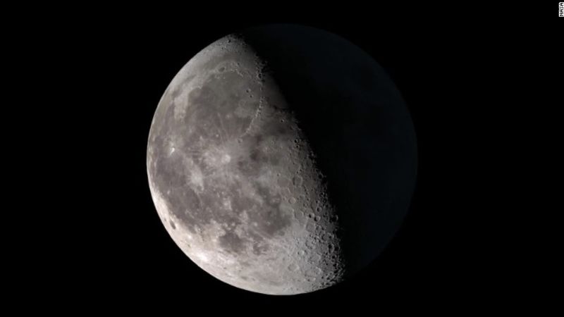 La última superluna del año ocurre mientras un asteroide pasa muy cerca a la tierra | cnn
