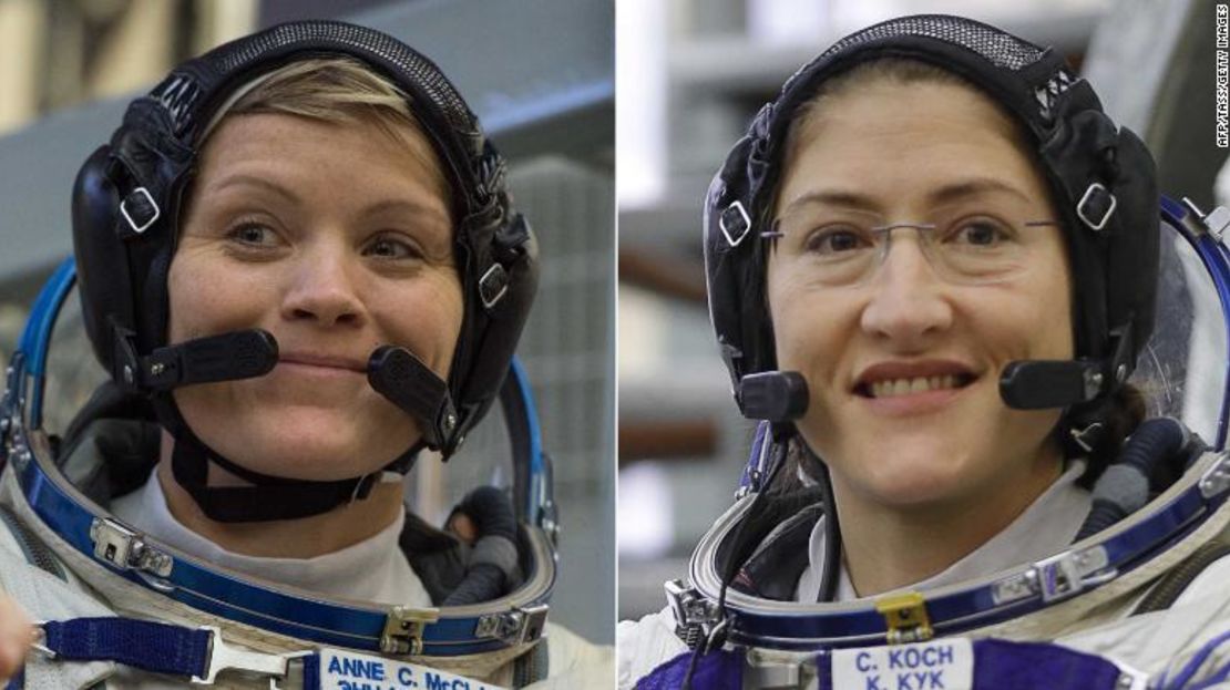 Las astronautas de la NASA Anne McClain (izquierda) y Christina H. Koch estaban listas para tomar parte en una caminata espacial el 29 de marzo.