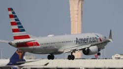 CNNE 631999 - american airlines mantiene suspension de vuelos hacia venezuela