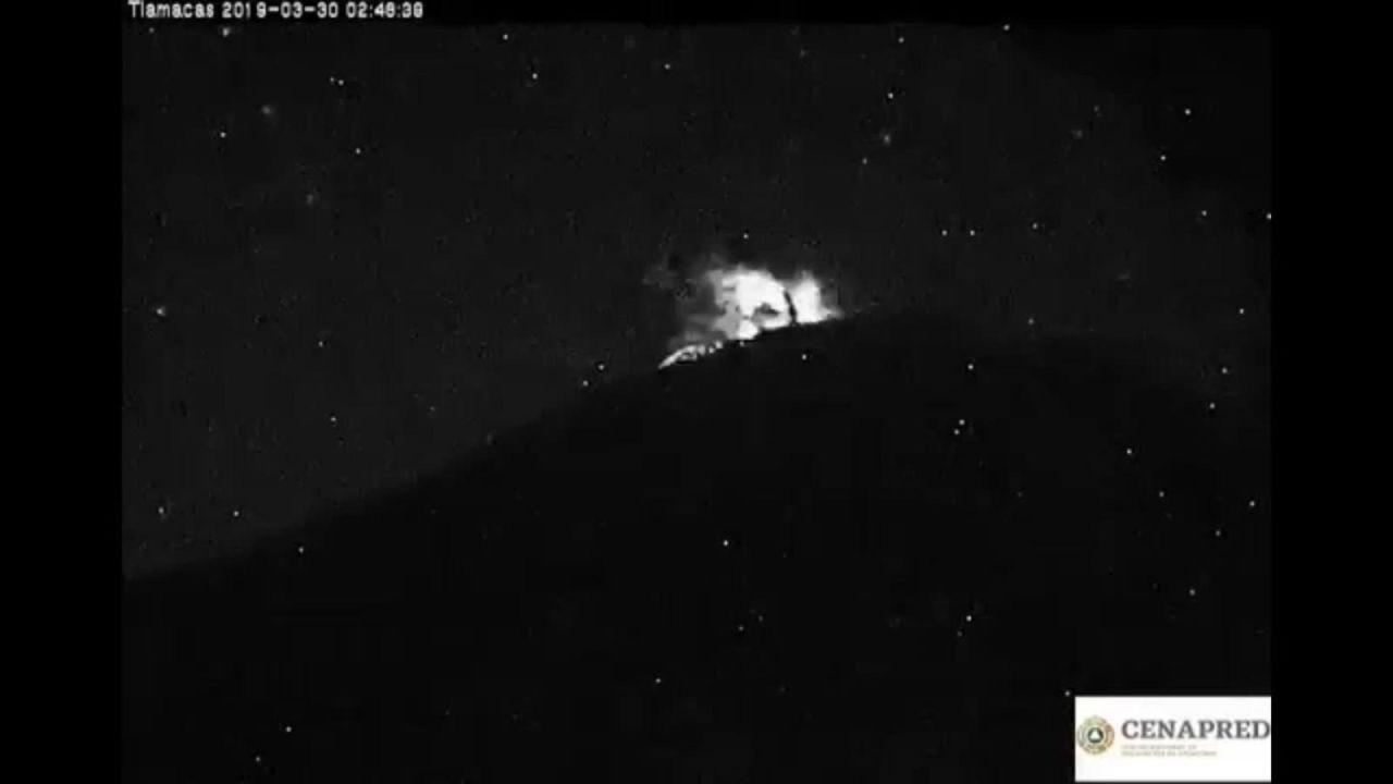 CNNE 632081 - popocatepetl- actividad del volcan mexicano no se detiene