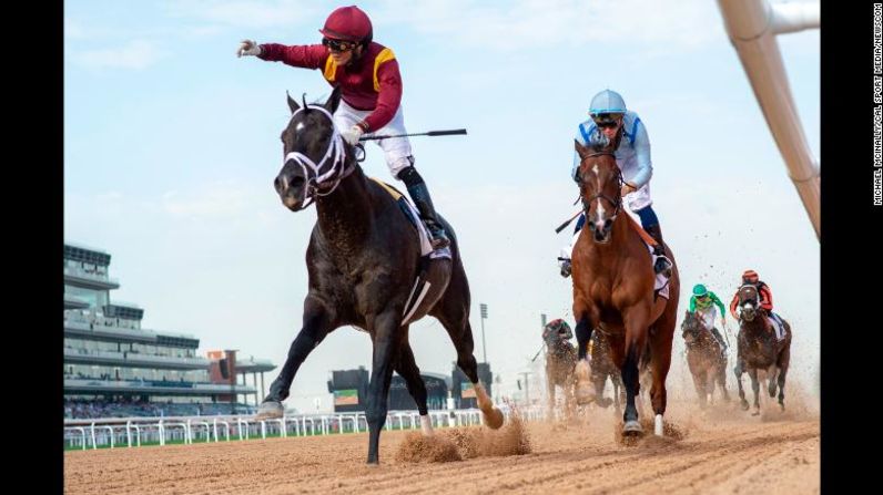 Coal Front montado por José Ortiz gana en el grupo 2 Milla Godolphin dentro de la Copa Mundial de Dubai en el hipódromo de Meydan, ubicado en los Emiratos Árabes Unidos, el 30 de marzo de 2019.