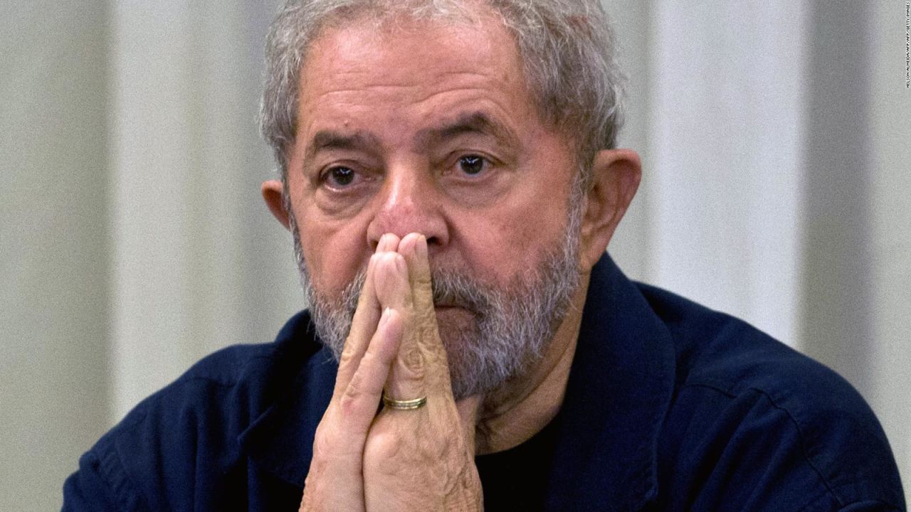 CNNE 634739 - manifestantes en brasil expresan apoyo a lula da silva