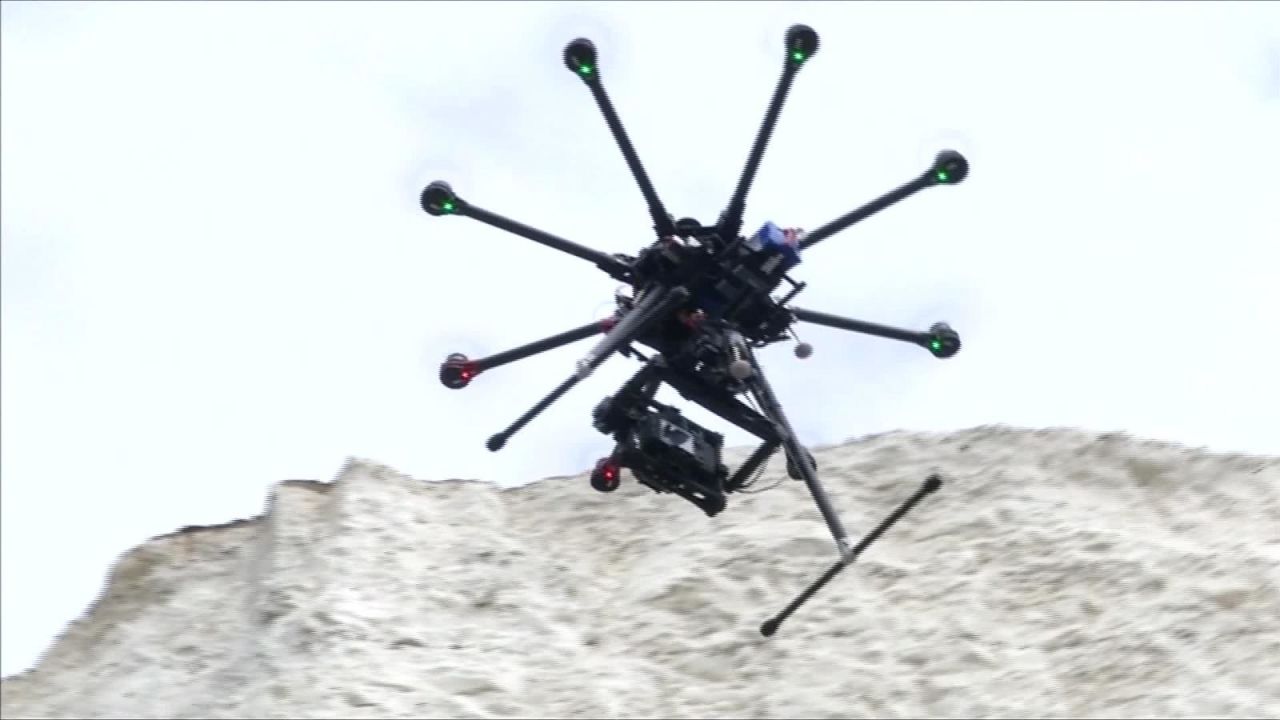 CNNE 635006 - drones para estudiar acantilados