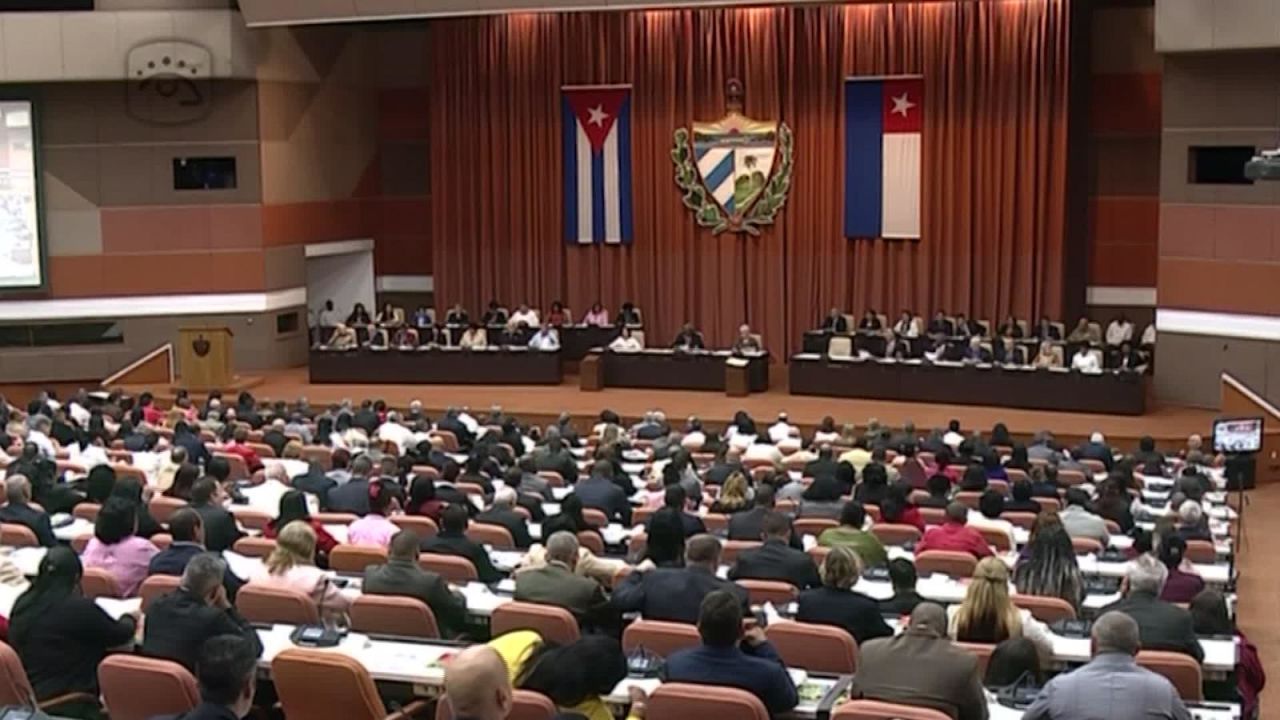 CNNE 636062 - cuba promulgo su nueva constitucion