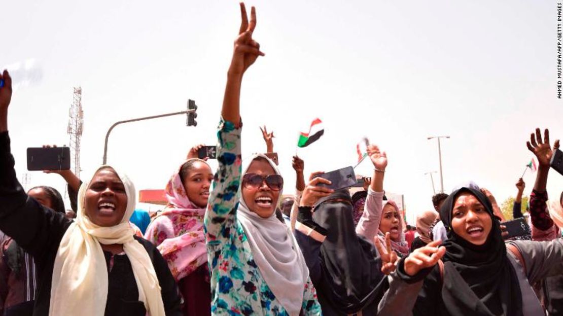 Manifestaciones en Sudán tras las destitución del presidente Omar Al-Bashir.