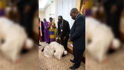 Pope Francis kneels to kiss the feet of South Sudan's President Salva Kiir Mayardit, at the Vatican, Thursday, April 11, 2019. Pope Francis has closed a two-day retreat with South Sudan authorities at the Vatican with an unprecedented act of respect, kneeling down and kissing the feet of the African leaders.