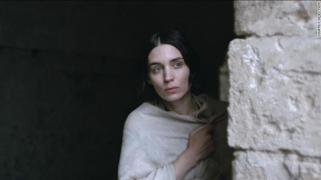 Rooney Mara interpreta el papel principal de la película como una buscadora espiritual y un alma afín a Jesús.