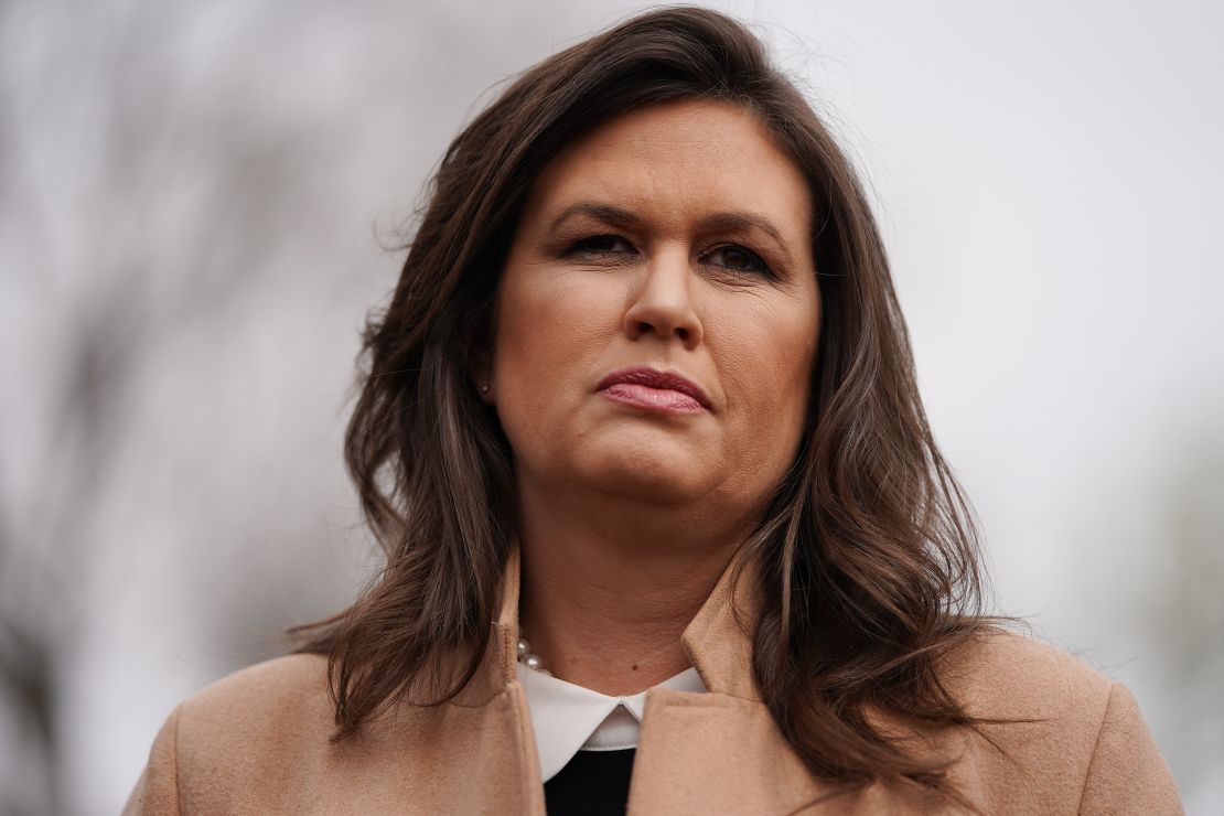 Sarah Sanders, en los exteriores de la Casa Blanca.