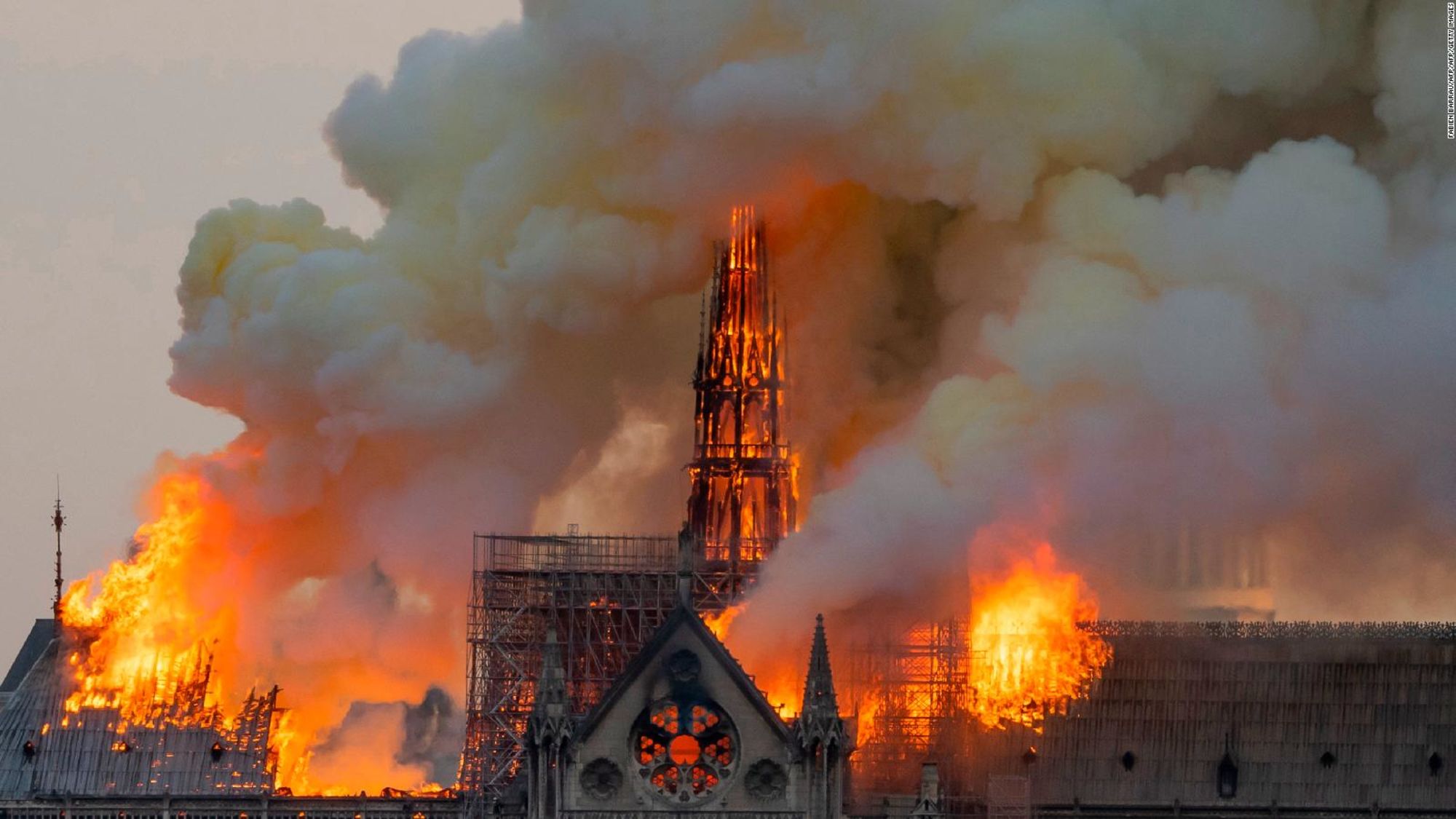 CNNE 638057 - #hechodeldia arde catedral de notre dame