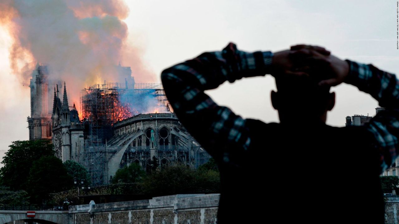 CNNE 638107 - arde la catedral de notre dame ¿que esta en juego?