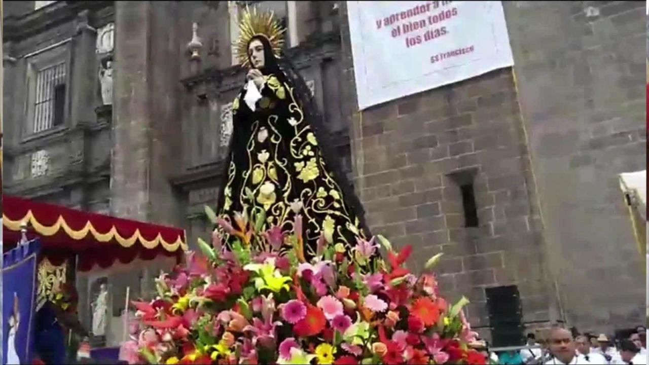 CNNE 639165 - procesion de viernes santo en puebla, ¿la mas grande del pais?