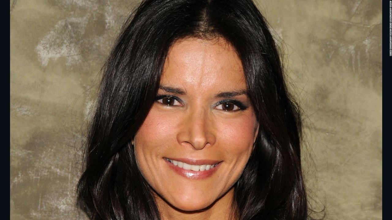 CNNE 639607 - patricia velasquez- "yo me prostitui"